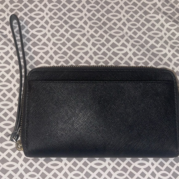 Kate Spade NY Wristlet Black Saffiano Leather 3 Pockets 6 Cards + Check Book GUC - Picture 8 of 10